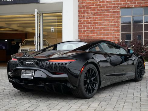 Used 2023 McLaren Artura RWD image 4