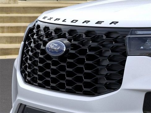 New 2026 Ford Explorer ST-Line w/ ST-Line Street Pack image 17