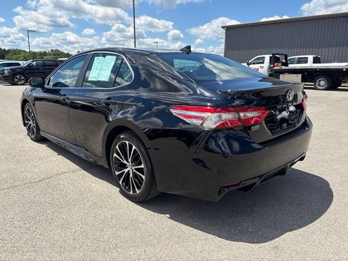 Used 2019 Toyota Camry SE w/ Convenience Package FWD image 5