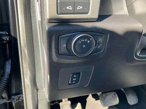 Used 2018 Ford F150 Raptor w/ Equipment Group 802A Luxury image 17