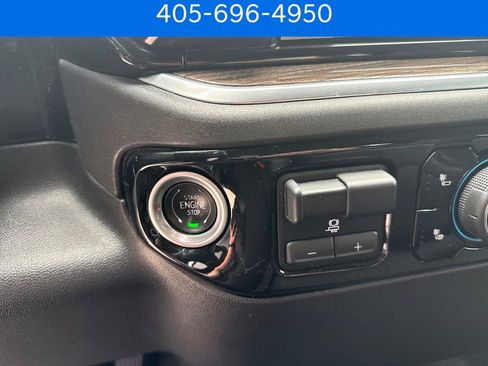 Used 2022 Chevrolet Silverado 1500 LT AWD/4WD image 16