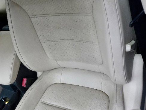 Used 2017 Volkswagen Jetta SE image 4