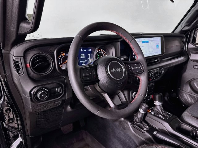 Used 2024 Jeep Wrangler Unlimited Rubicon AWD/4WD image 12