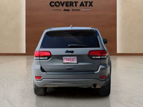 Used 2021 Jeep Grand Cherokee Laredo X image 4