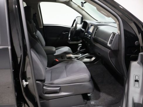 Used 2024 Nissan Frontier SV image 27