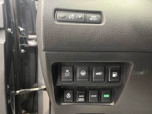 Used 2020 Nissan Rogue SL w/ Premium Package image 15