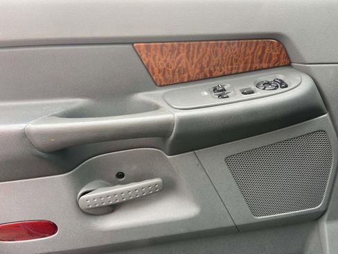 Used 2006 Dodge Ram 1500 Truck SLT image 15