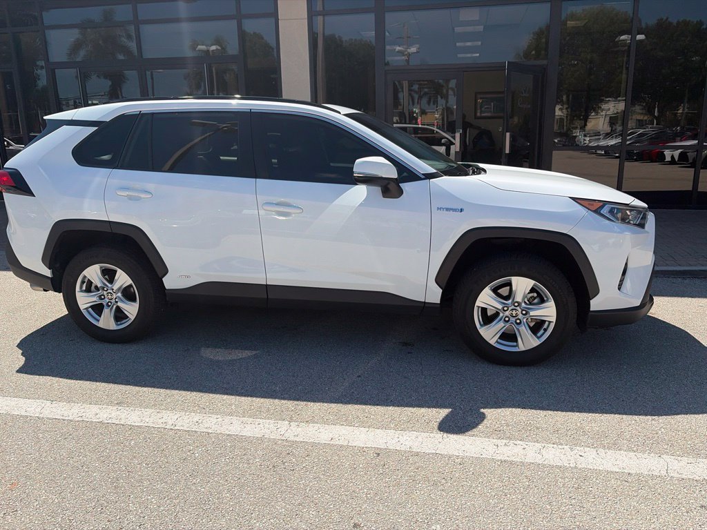Used 2021 Toyota RAV4 XLE w/ Convenience Package AWD/4WD image 2