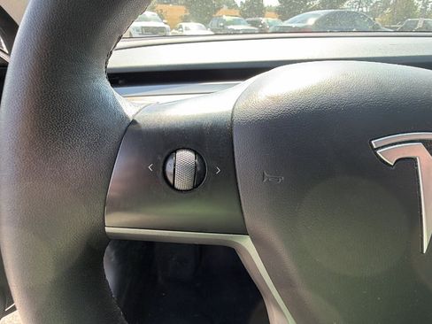 Used 2023 Tesla Model 3 Standard Range image 27