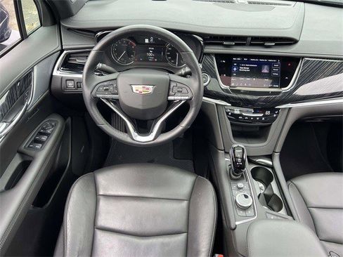 Certified 2025 Cadillac XT6 Premium Luxury image 20