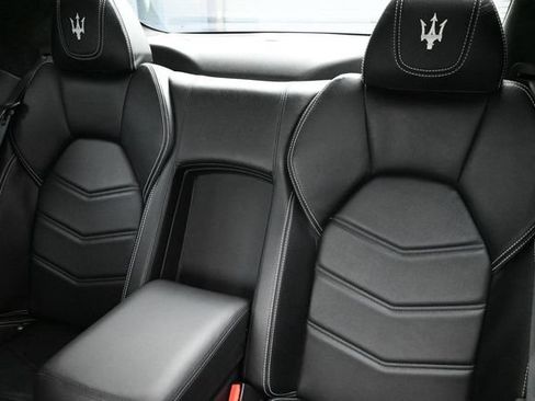 Used 2013 Maserati GranTurismo Sport RWD image 20