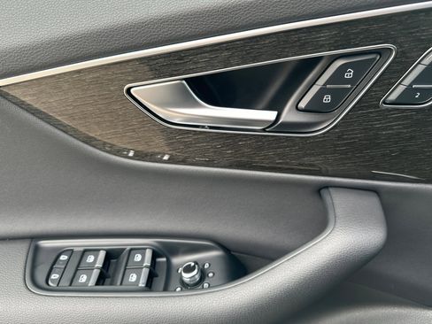 Used 2025 Audi Q7 2.0T Premium w/ Convenience Package image 11