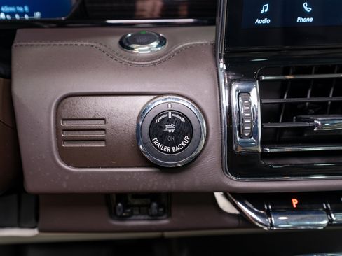 Used 2024 Lincoln Navigator Black Label AWD/4WD image 32