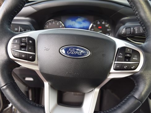 Certified 2023 Ford Explorer Limited w/ Equipment Group 301A AWD/4WD image 12