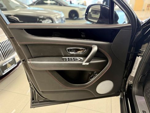 Used 2018 Bentley Bentayga Activity AWD/4WD image 8