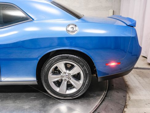 Used 2021 Dodge Challenger SXT RWD image 8