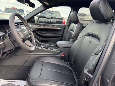 New 2025 Jeep Grand Cherokee L Limited image 9