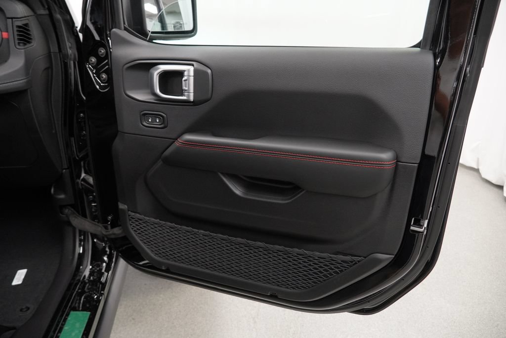 New 2027 Jeep Wrangler Unlimited Rubicon AWD/4WD image 35