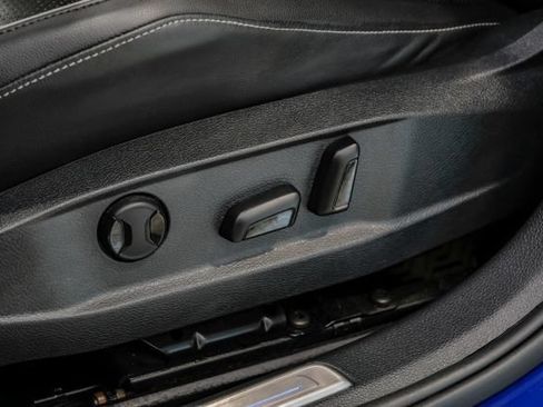 Used 2019 Volkswagen Golf R 4-Door AWD/4WD image 33