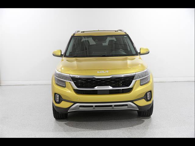 Used 2023 Kia Seltos SX w/ SX Sunroof Package AWD/4WD image 2