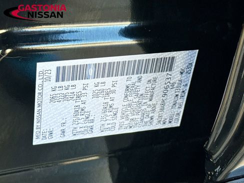 Used 2023 Nissan Rogue SV image 39