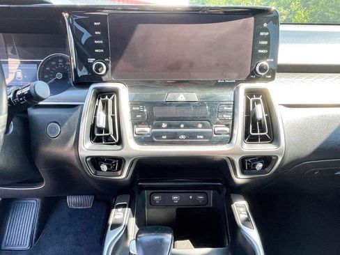 Used 2023 Kia Sorento S w/ Panoramic Sunroof Package FWD image 12