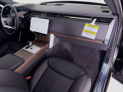 New 2026 Land Rover Range Rover Long Wheelbase SE AWD/4WD image 19