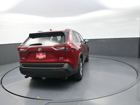 Used 2025 Toyota RAV4 XLE AWD/4WD image 59