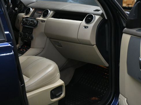 Used 2016 Land Rover LR4 HSE image 39