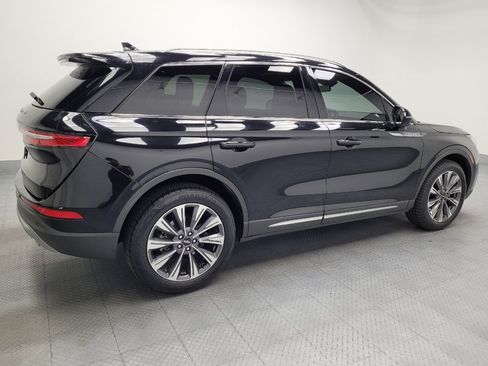 Used 2020 Lincoln Corsair Reserve w/ Rear Removable Package Tray FWD image 10