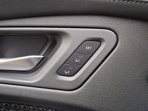 Used 2024 Nissan Ariya AWD image 21