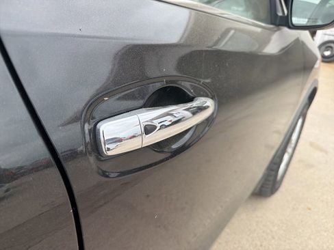 Used 2018 Nissan Rogue SV image 7