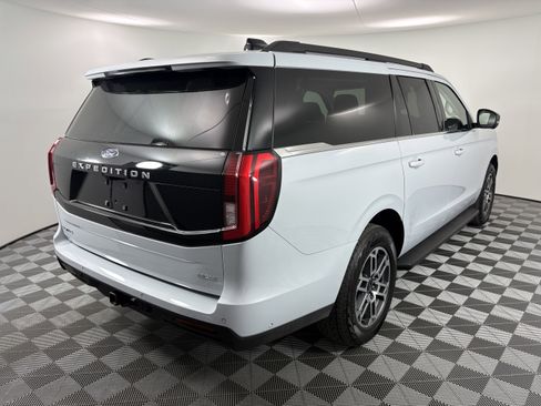 Used 2025 Ford Expedition Max Active AWD/4WD image 5