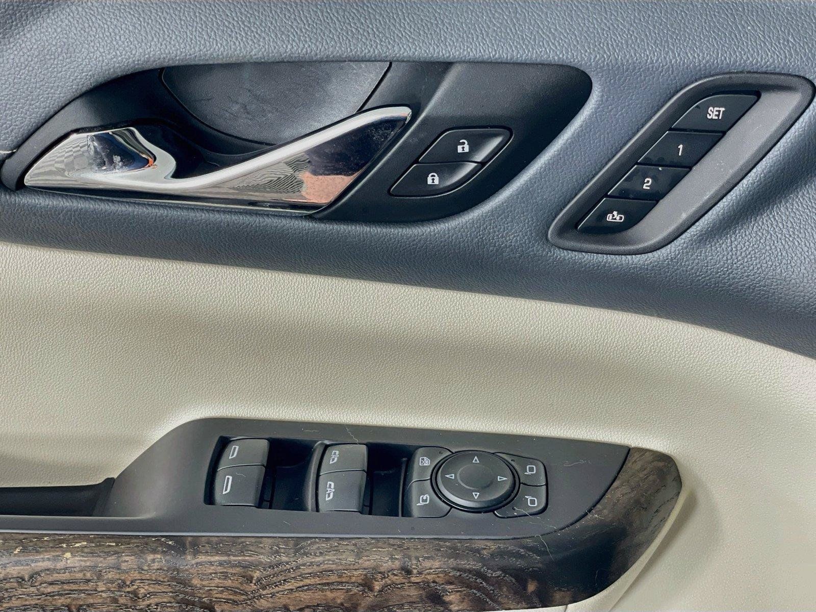 Used 2021 GMC Acadia Denali w/ Denali Technology Package FWD image 22