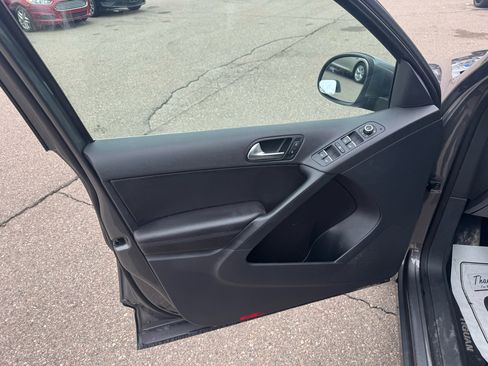 Used 2012 Volkswagen Tiguan S image 14