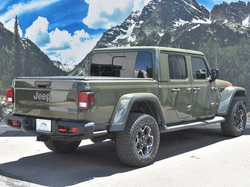 Used 2023 Jeep Gladiator Rubicon w/ Cold Weather Group AWD/4WD image 3