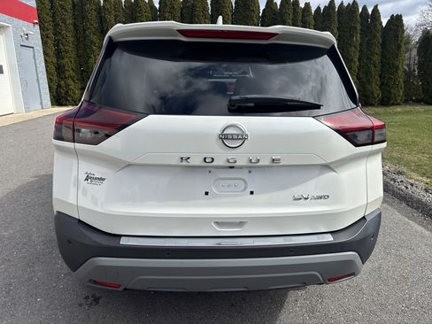 Used 2023 Nissan Rogue SV w/ SV Premium Package image 4