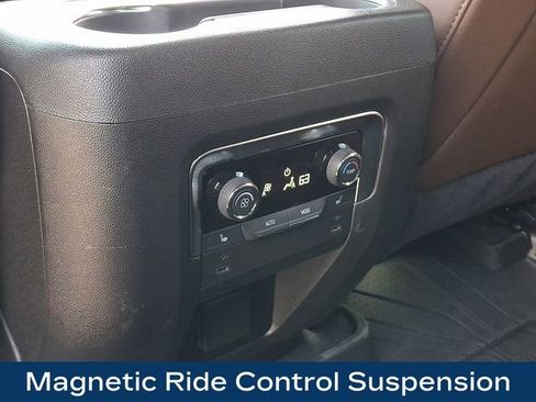 Used 2025 Chevrolet Tahoe High Country AWD/4WD image 18