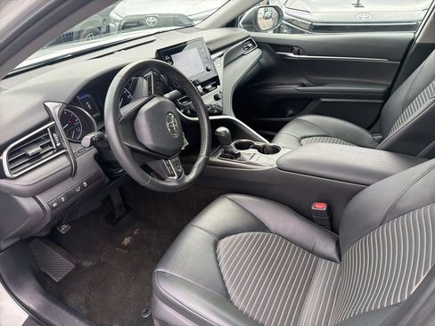 Used 2024 Toyota Camry SE image 18
