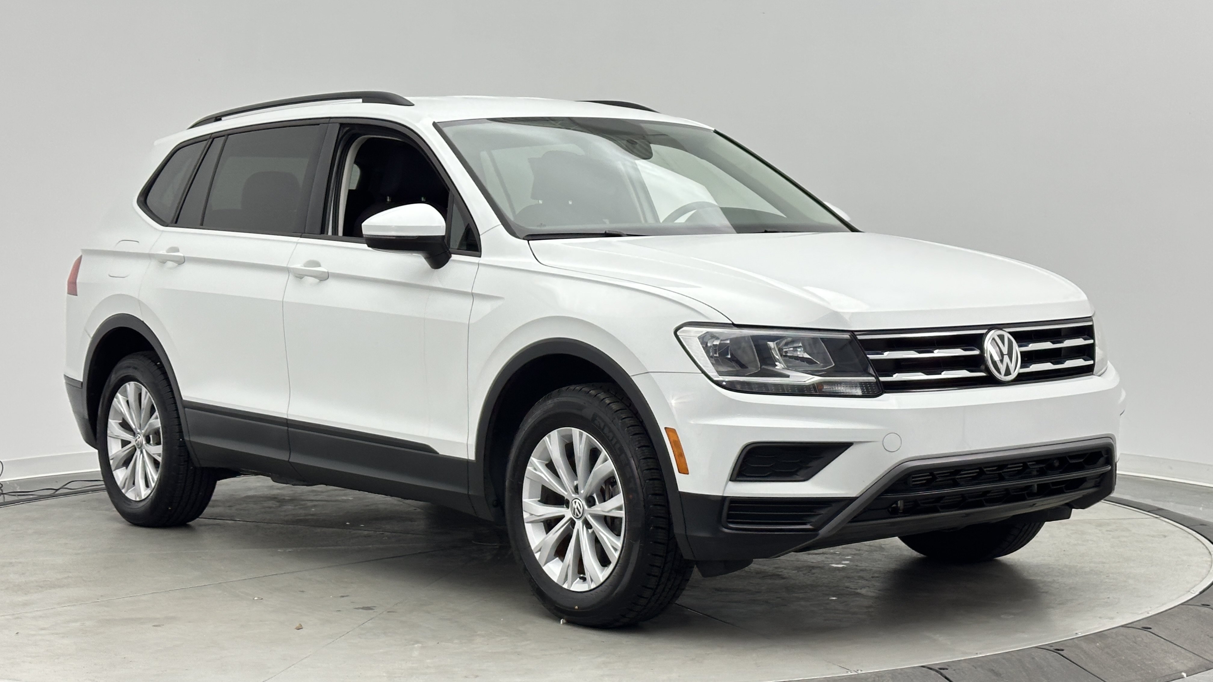 Used 2020 Volkswagen Tiguan S FWD image 3
