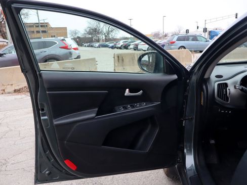 Used 2014 Kia Sportage LX image 11