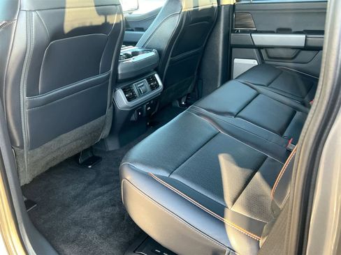 Used 2025 Ford F150 Lariat w/ Equipment Group 502A High image 18