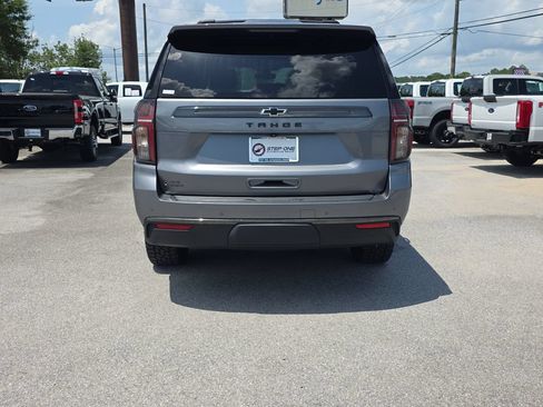 Used 2022 Chevrolet Tahoe Z71 w/ Luxury Package AWD/4WD image 8