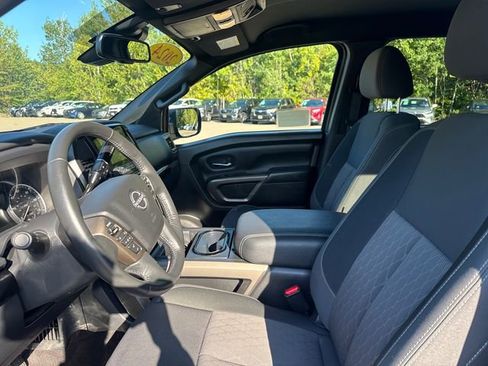 Used 2024 Nissan Titan SV w/ SV Bronze Edition Package image 43