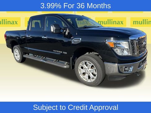 Used 2017 Nissan Titan SV image 1