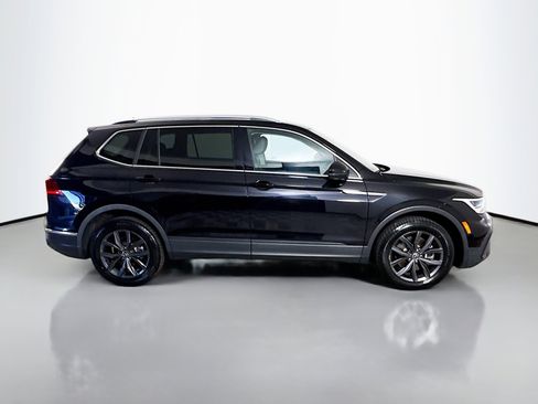 Used 2022 Volkswagen Tiguan SE FWD image 11
