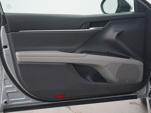 Used 2023 Toyota Camry SE image 19