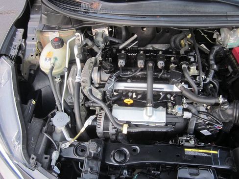 Used 2021 Nissan Versa SV FWD image 17