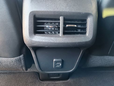 Used 2024 Chevrolet Equinox RS w/ RS Leather Package image 40