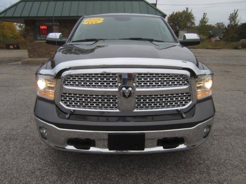 Used 2018 RAM 1500 Laramie AWD/4WD image 3